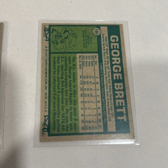 Rare George Brett Topps 228 & 580 Baseball Cards - Picture 3 of 5